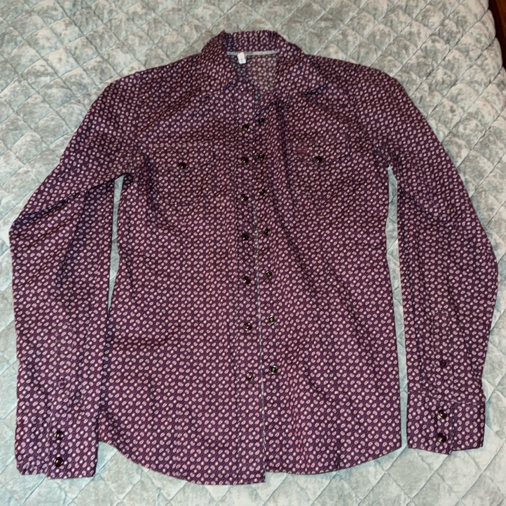 Women cinch pearl snap